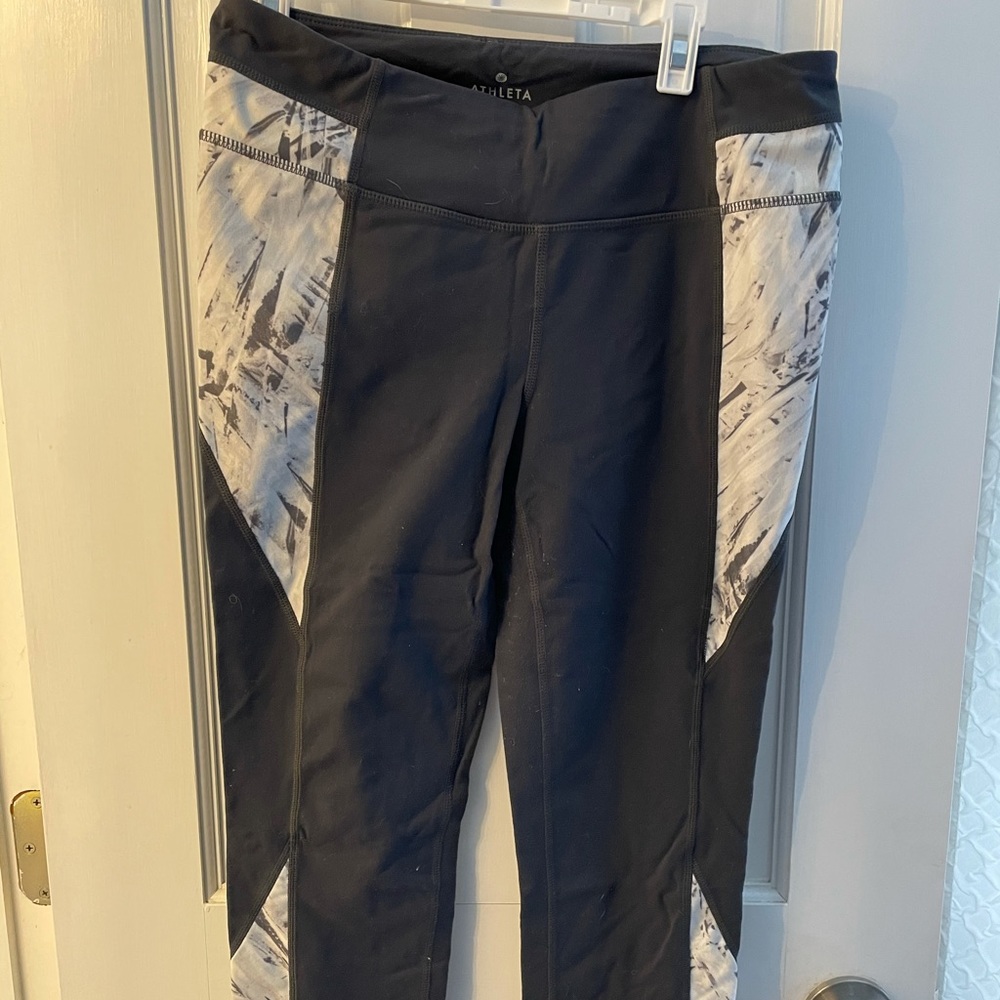 Athleta grey crop capris medium